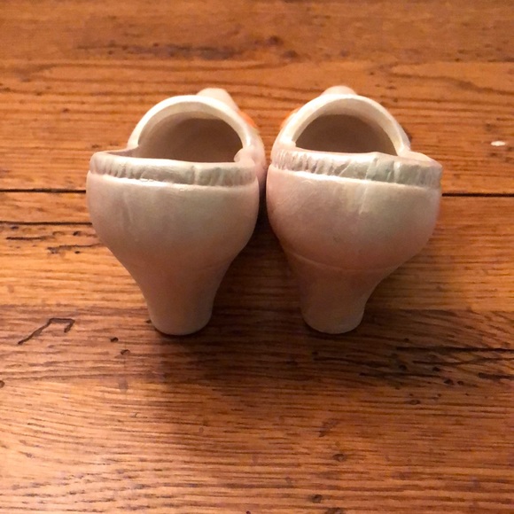 Pearled frame shoes - Picture 4 of 5